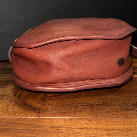 COACH 9901 Vintage Leather Chester Canteen Purse Crossbody Bag brass Zipper - Picture 4 of 11